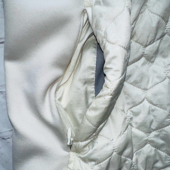 EUC Women’s Large LL Bean Quilted Puffer Style Full Zip Jacket - Picture 7 of 11